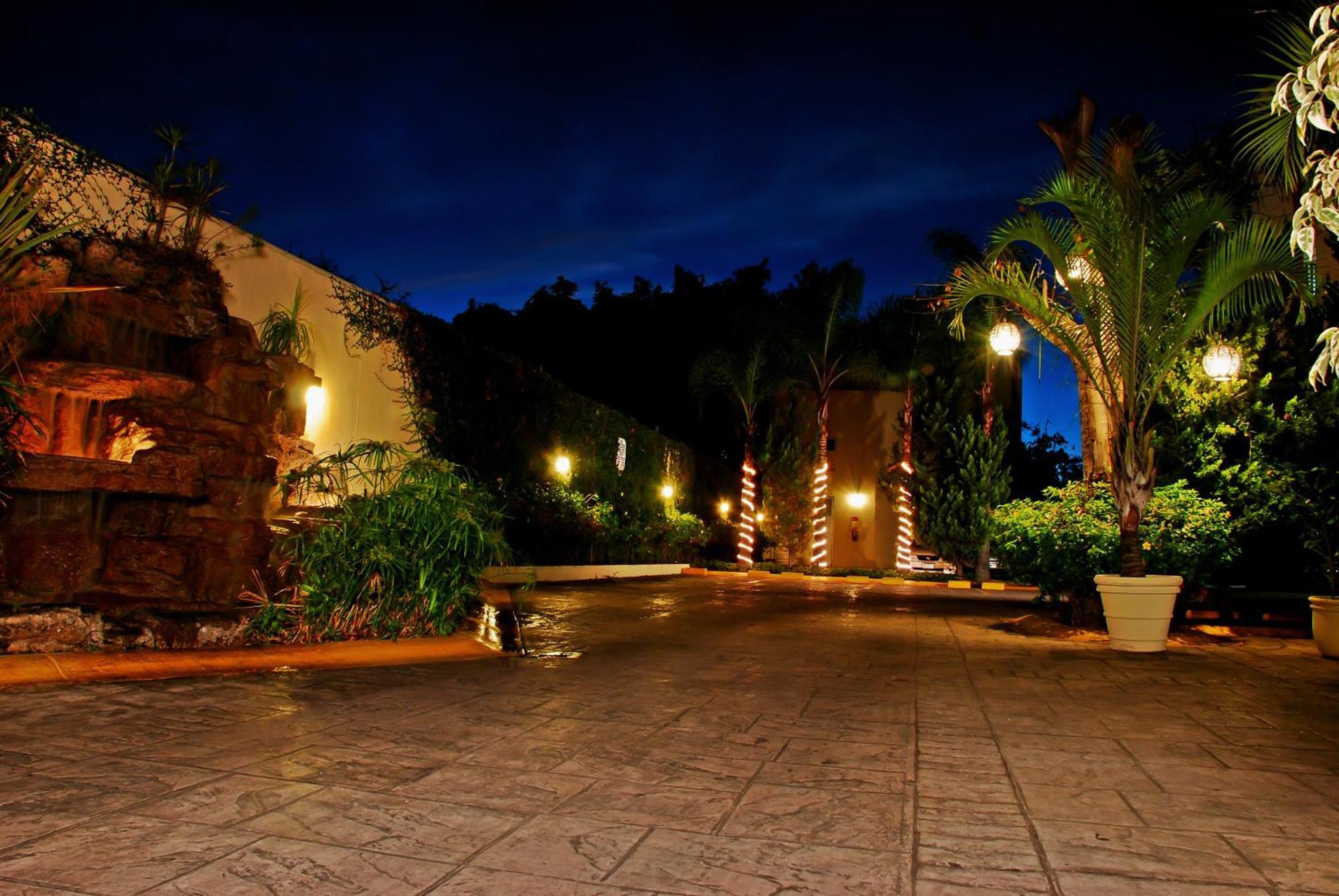 Aurea Hotel And Suites Zapopan Exterior foto